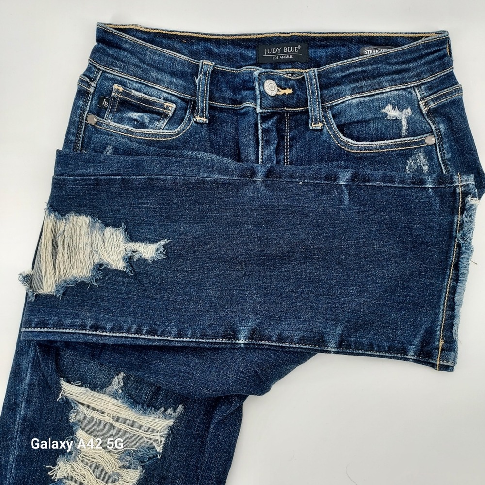 Judy Blue Los Angeles Women Size 7 28 Straight Fit Dark Wash Distressed Jeans